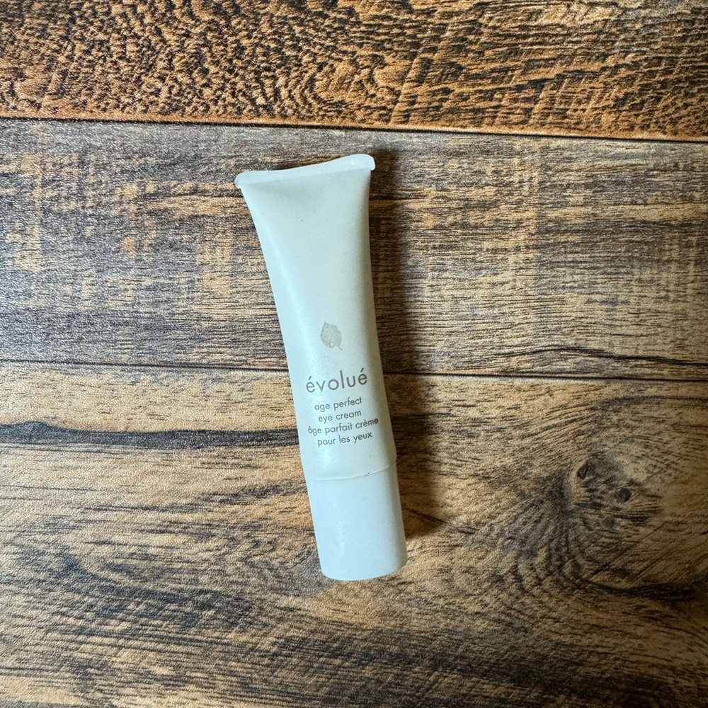 Evolue Age Perfect Eye Cream